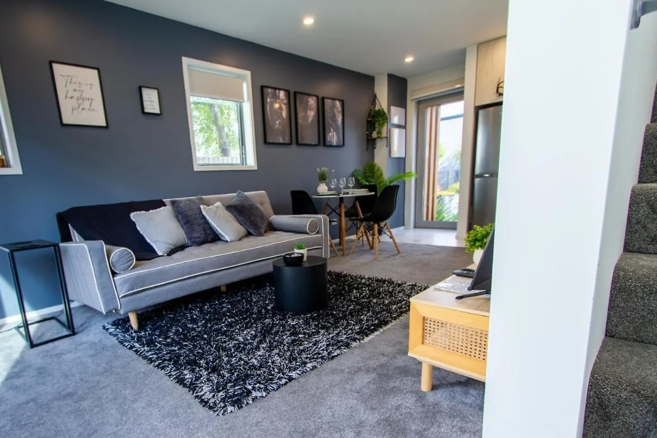 Contatos de Hideout In Central Christchurch